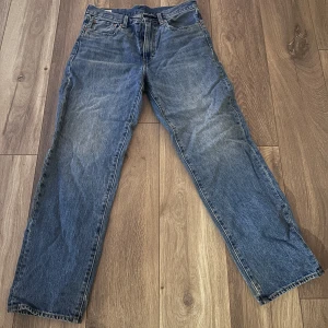 Levis 568 - Levis jeans nästan helt nya. Storlek w31 l32 passformen är ganska breda