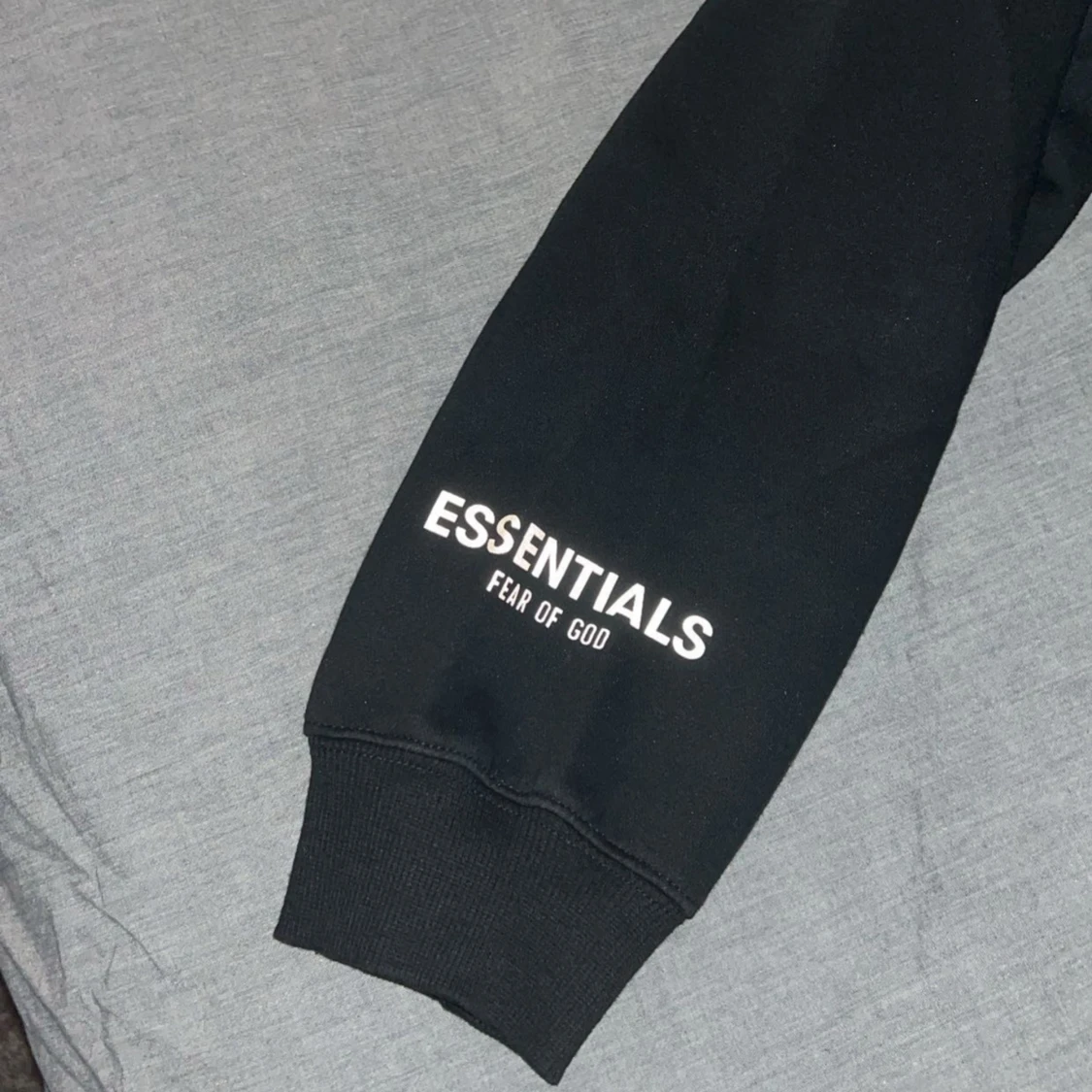 Svart hoodie från Essentials Fear of God - 92