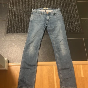 Acne Jeans - Säljer dessa Acne jeans, W30 L32, 7/10 skick, nypris ~ 2500kr - 3000kr, mitt pris: 399kr!