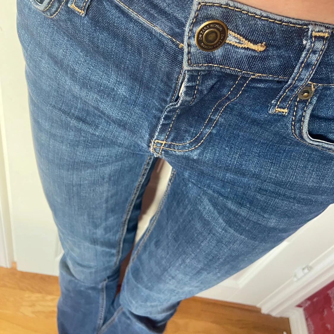 Blå lågmidjade bootcut jeans  - 90