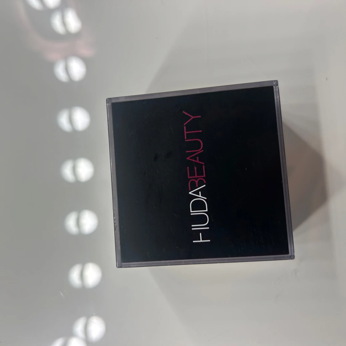 Huda Beauty Easy Bake Loose Baking & Setting Powder