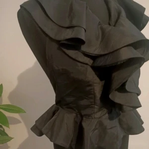 Volang topp/blus - Eftersom att den knyts så är storleken anpassningsbar 