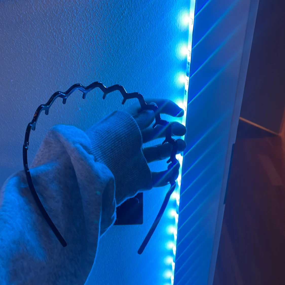 Svart diadem med zigzag-design - 91