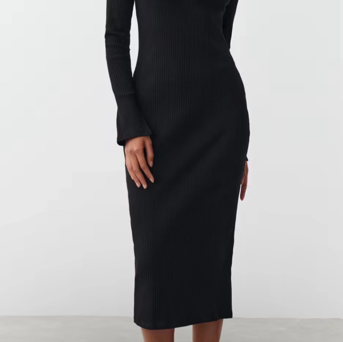 Svart ribbad klänning - 90