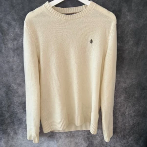 NY MORRIS TRÖJA  - - Morris tröja - 100% merinoull - Storlek S - Kontakta för fler frågor eller funderingar // Deluxecloset