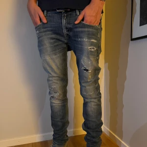 Blå jeans från Replay Ambass - Snygga blå jeans från Replay Ambass Storlek W30 L32 Nypris ~ 2400