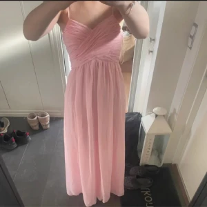 Rosa balklänning - Superfin balklänning i bra skick 