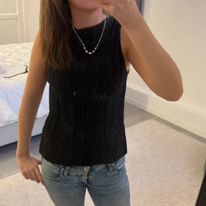 Topp - As najs och snygg topp från Stockh lm i plisserat tyg😍😍 aldrig använd med prislapp kvar