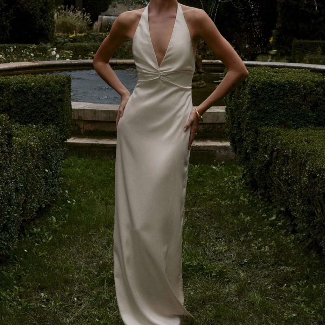 Maxiklänning med halterneck - 92