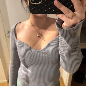 H&M tröja - Fin tröja från H&M använd några gånger men inga fel alls. 💞