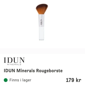 IDUN Minerals Rougeborste - Säljer en rougeborste från IDUN Minerals med mjuka, täta borst för en jämn applicering. Handtaget är stilrent och lätt att hålla i. Perfekt för att ge kinderna en naturlig glöd.