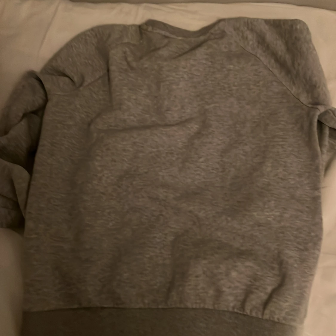 Grå tröja från Peak Performance - 90