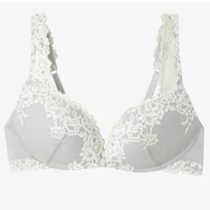 Intimissimi bh  - säljer min gråa intimissimi bh, denna gråa färg säljs inte längre, köptes för 619kr på zalando,💞nytt i skick 💞