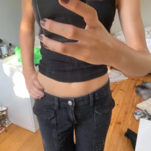 Jeans - Jättesnygga jeans som är helt i nyskick❤️dem vad tyvärr för små för mig ❤️bara höra av er vid frågor