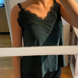 Mörkgrön spetstopp - Jättefin men används inte så mycket