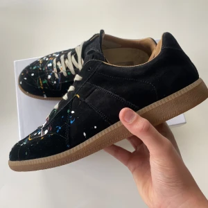 Maison Margielas Gats - Skit snygga gats. 7/10 cond. Box bedkommer.