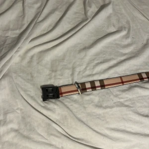 Burberry bälte - Bra kvalitet aldrig använt