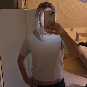 stickad t-shirt - skriv för fler bilder🫶🏽🫶🏽