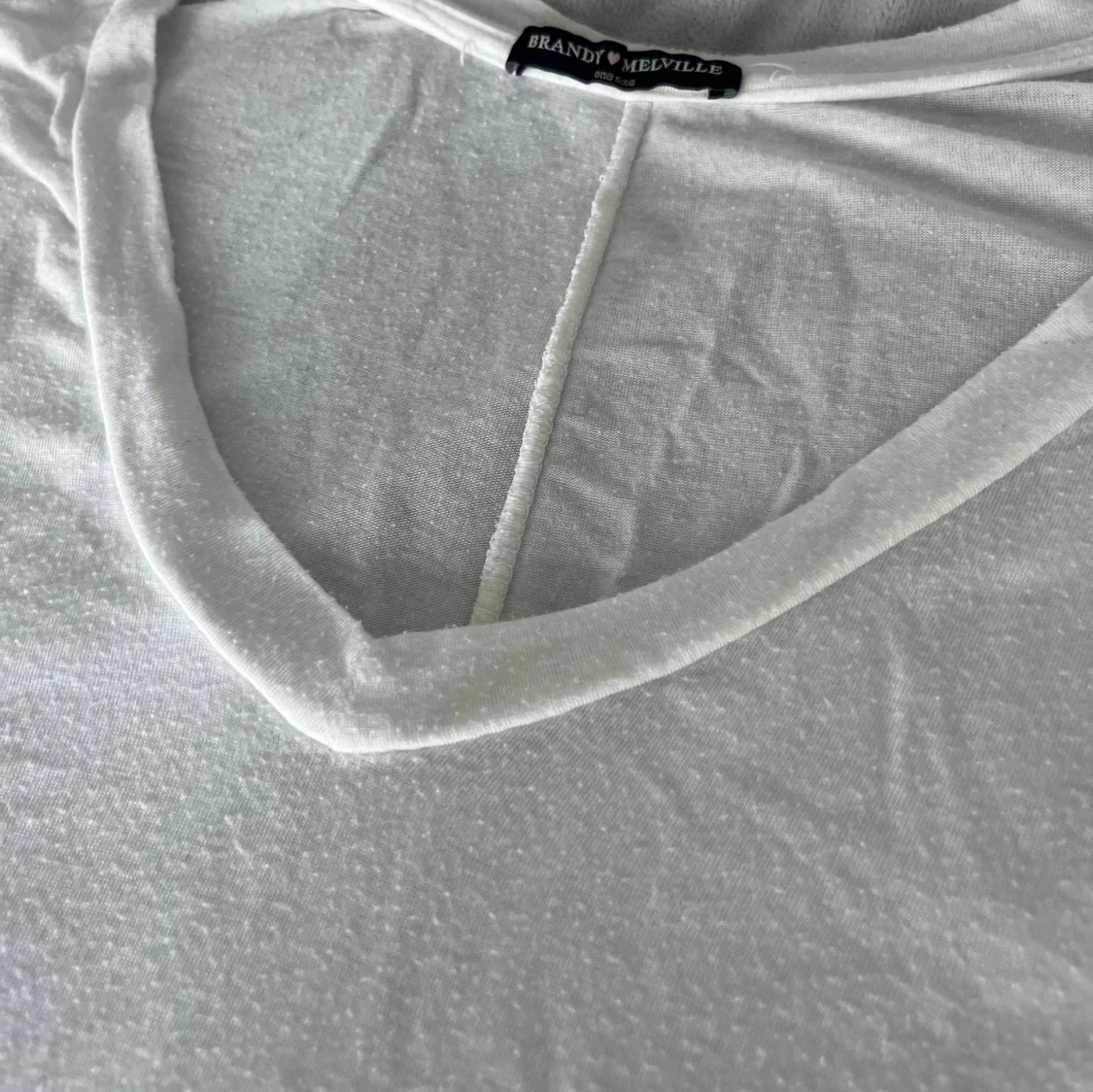 Vit oversized v-neck Brandy Melville - 93