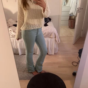 Jeans - Lågmodjade bootcut jeans i jätte bra skick eftersom att jag tyvärr inte har fått användning av dom 🫶