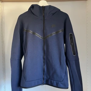 Nike tech fleece  - Säljer min Nike Tech Fleece. Bra skick! 