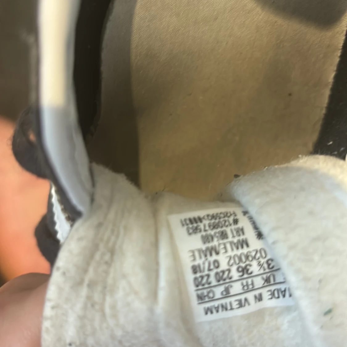  Adidas Skor Gazelle  - 90