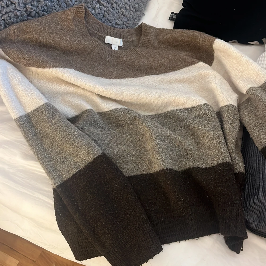 Fin stickad tröja i bra skick🤍 - 90