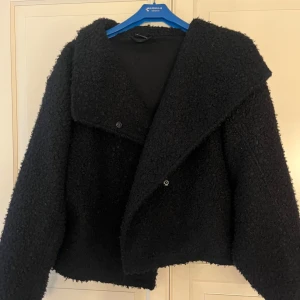 Ginatricot kappa - Fint skick, använd ungefär 5 gånger