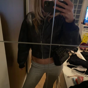 Handväska  - Super fin handväska som ej kommer till användning. Super fint skick❣️