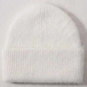 Fluffig mössa i ull - Fluffiga mössor i olika färger! Varma och gosiga, perfekta för kallare tider! Finns i olika färger men limiterat antal🤗