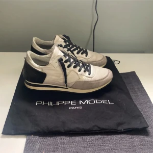 Philippe Model skor - Skick 8/10 Dustbag ingår Perfekta nu till hösten🍂🍁