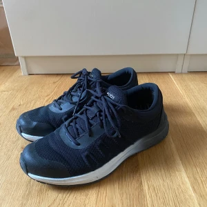 Jalas skor - Skor från Jalas, modell 5392, i storlek 38.   I nyskick och inget synligt slitage.  Nypris 2000:-