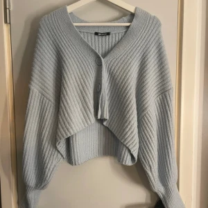 Stickad tröja  - Köpt på vinted bra skick