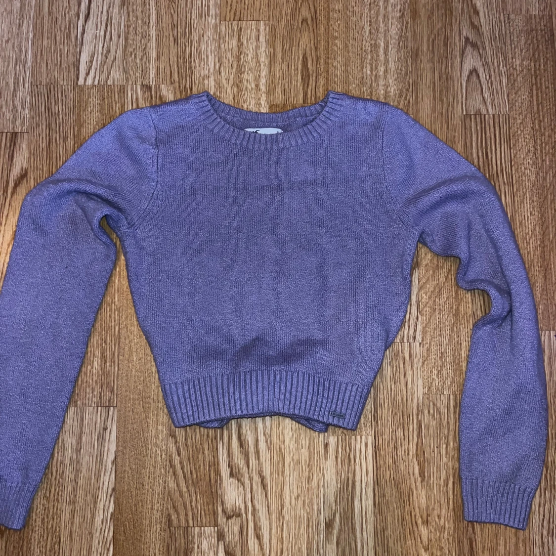 Lila stickad tröja från Hollister - 90