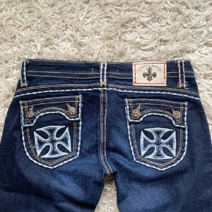 Laguna Beach jeans  - Lågmidjade jeans från laguna beach💕 midja 84, innerben 87, jag är 165.