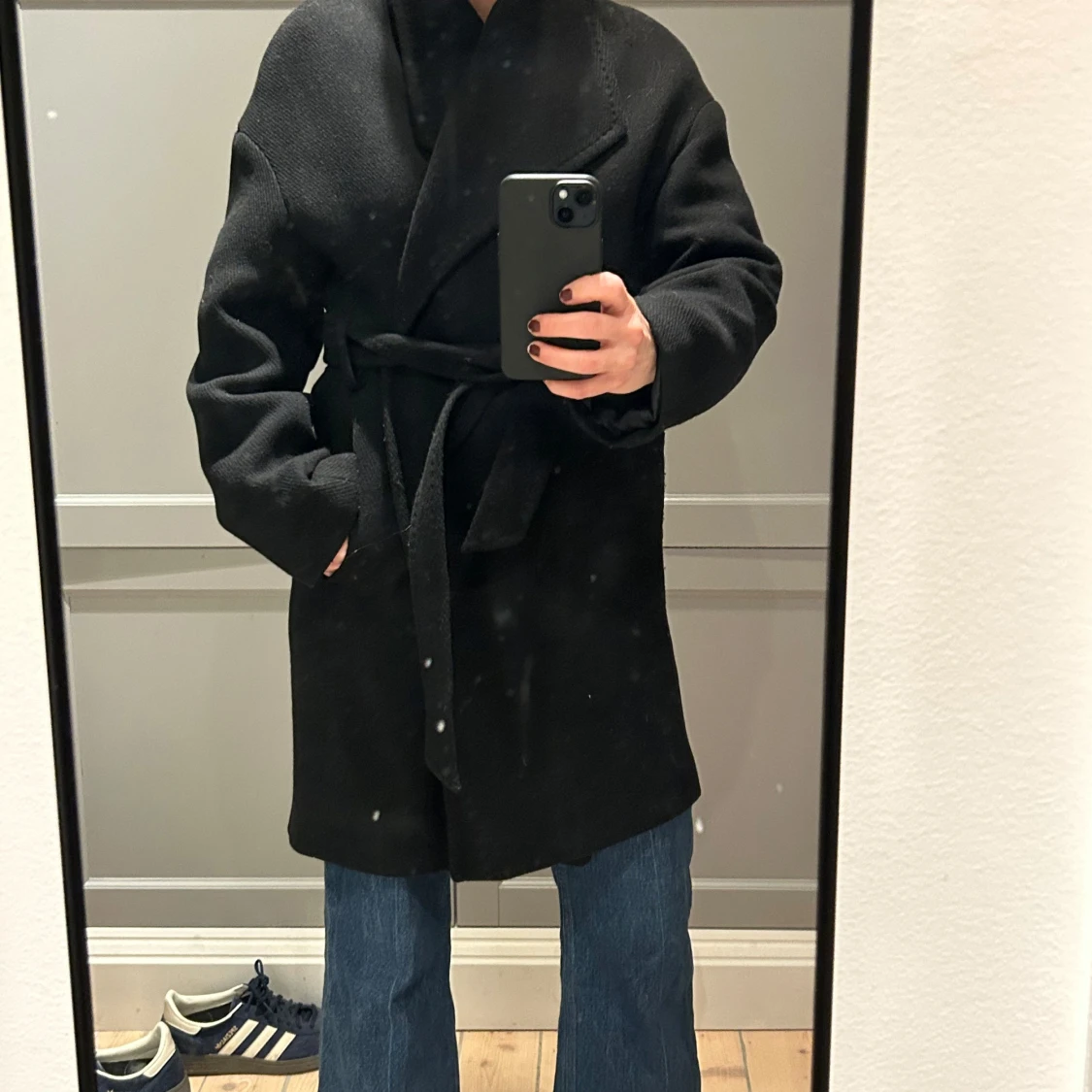 Svart omlottkappa  - 92