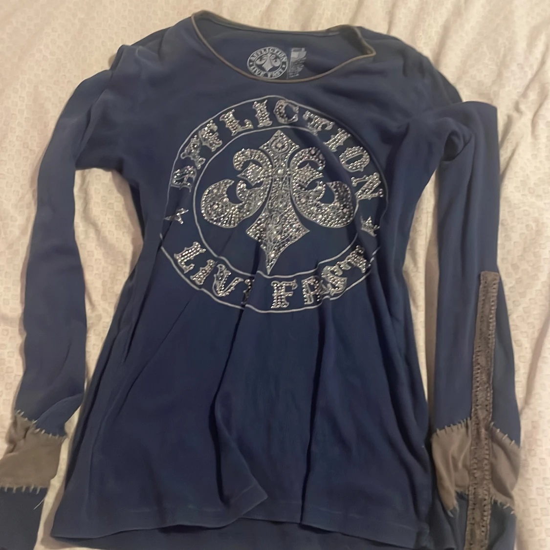 Mörkblå långärmad tröja från Affliction