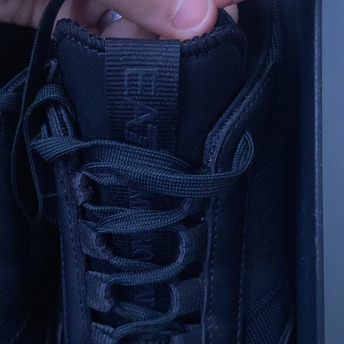 Svarta sneakers från Emporio Armani - 91