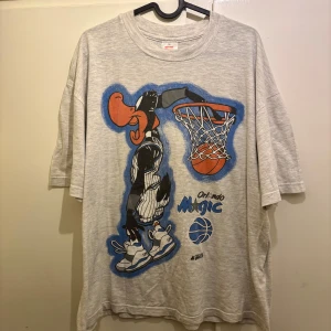 Vintage t-shirt Looney Tunes NBA - Bra skick 