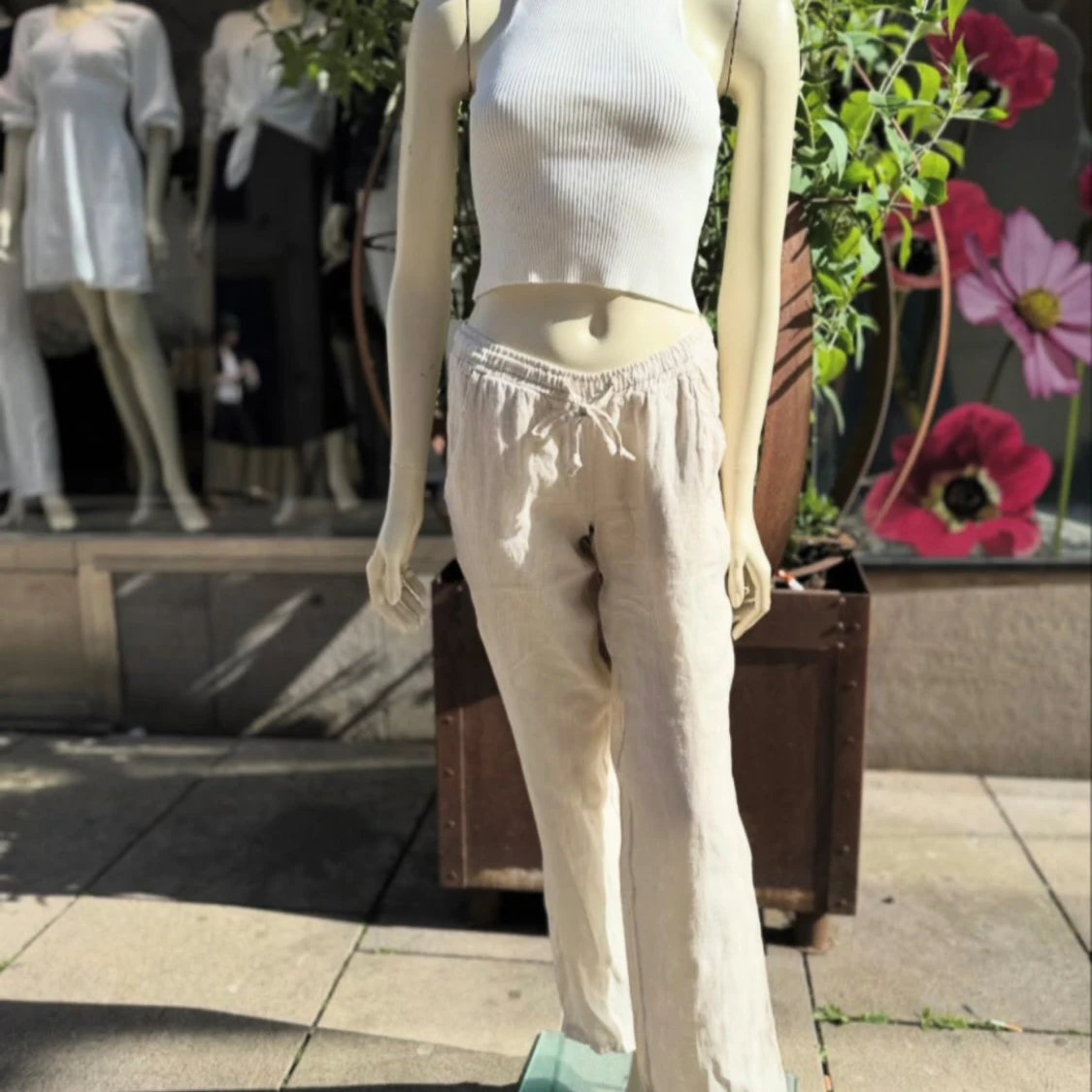 Beige linnebyxor med snörning - 91