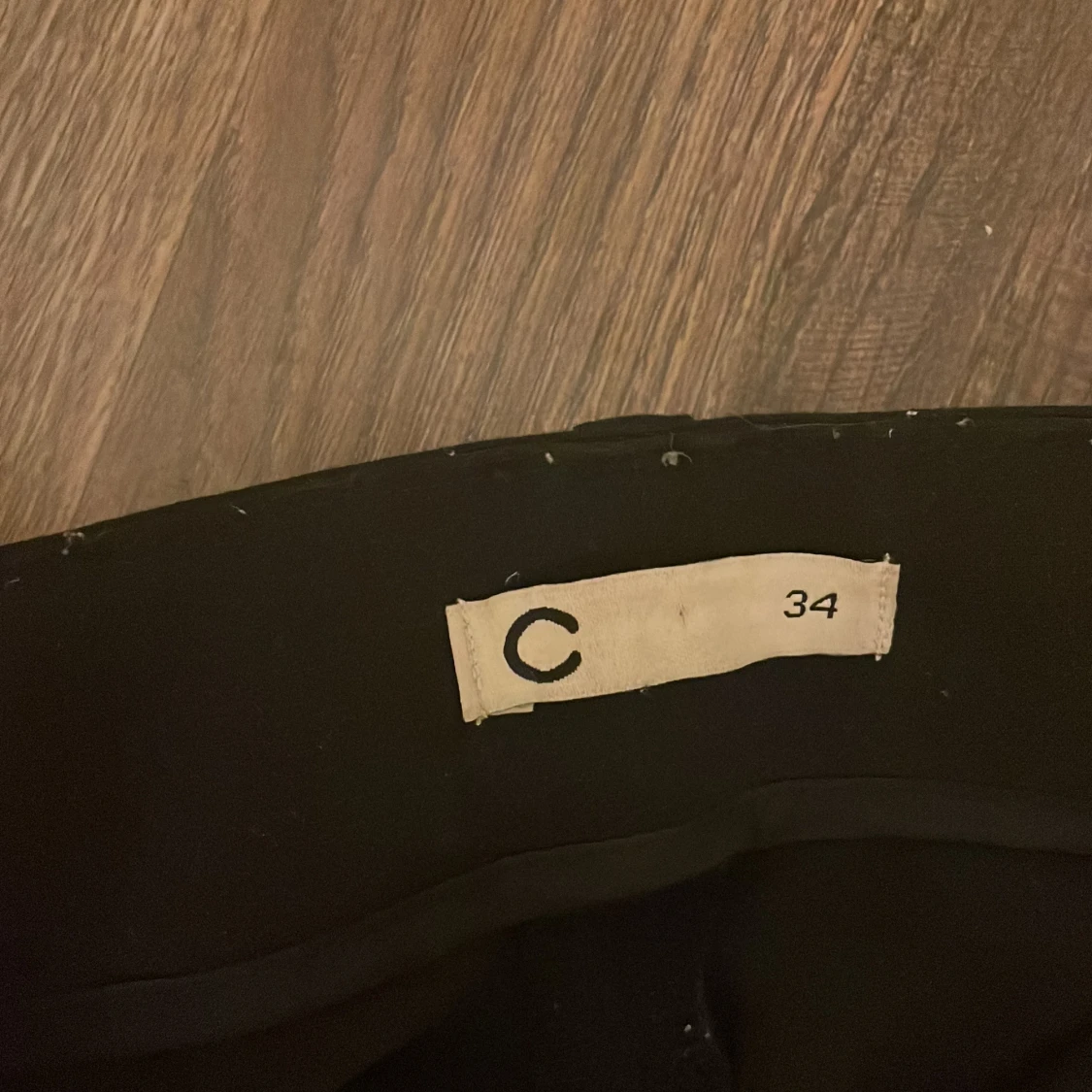 Svarta byxor med dragkedja - 91