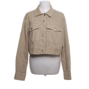Jeansjacka - Kort beige jeansjacka i nyskick endast testad 