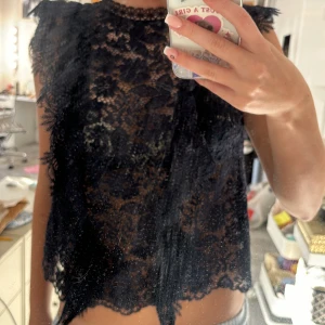 Zara topp - Fick av min syster då den var för liten för henne men den har aldrig kommit till andvändning ❤️