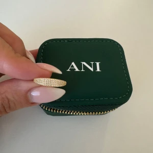 Ring från Ani jewels - Oanvänd storlek 15