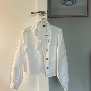 Skjorta från Zara - En skjorta i mycket bra skick från Zara