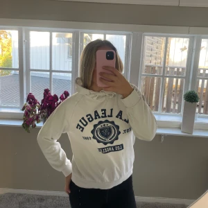 Ball Hoodie - Cool hoodie från Gina Tricot som inte kommer till användning. Strl S🩷