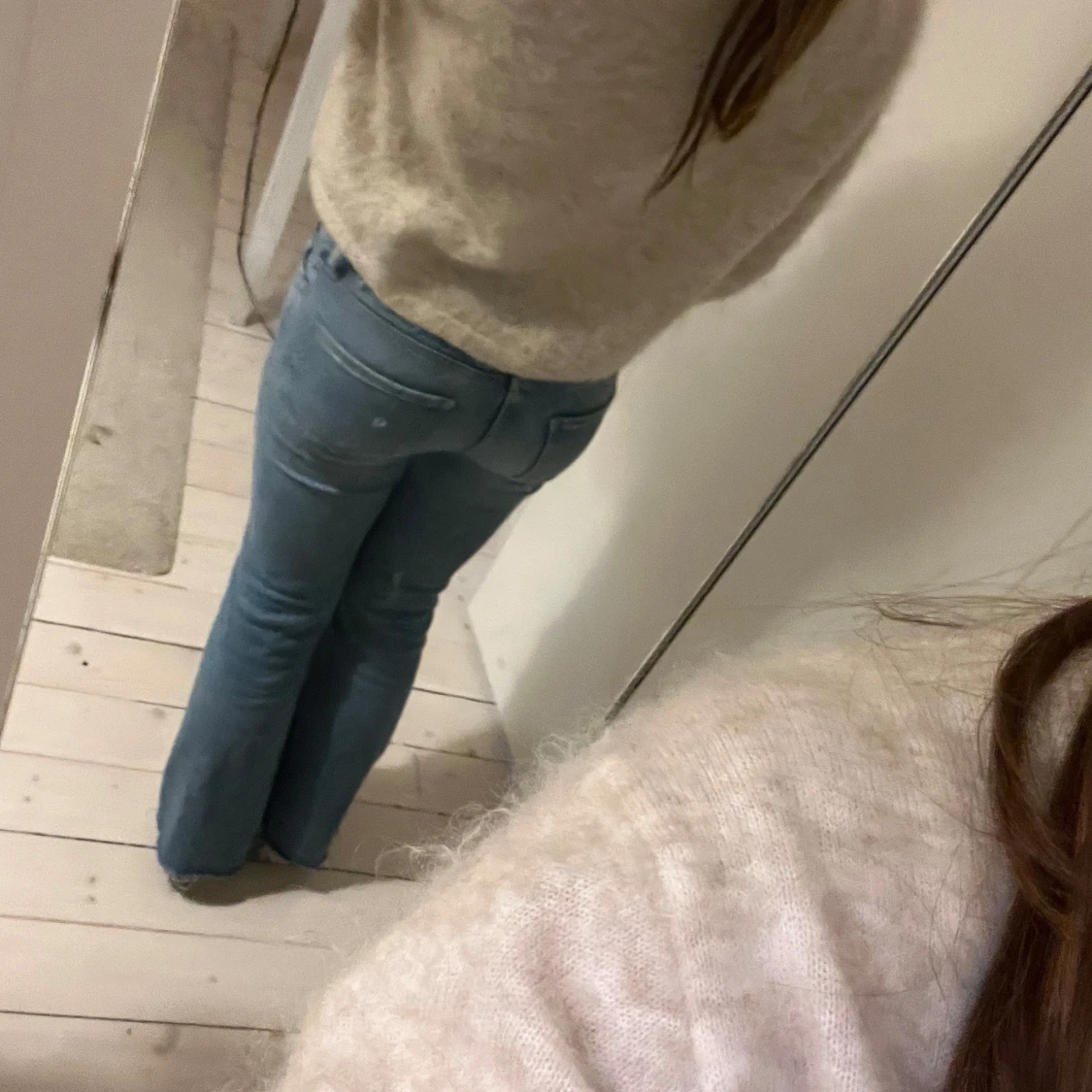 Ljusblå lågmidjade jeans med hål - 90