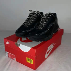 Nike Air Max 95 UL J22 - Nike Air Max 95 UL J22 Storlek 47.5 Oanvända Köpt från nike.com för ett par år sen. Pris kan diskuteras