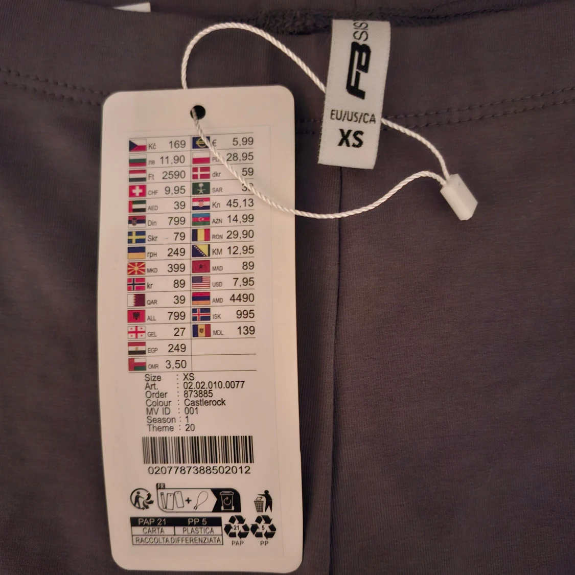 Grå shorts från FB Sister - 92