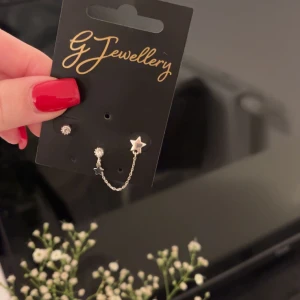 örhängen  - nickelfria, oanvända 